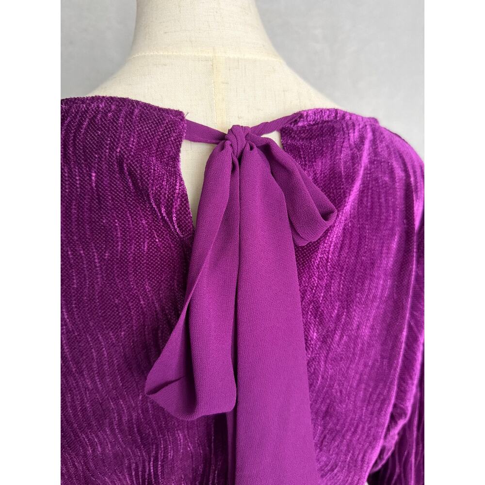 Tru Luxe Crinkle Velvet Top Round Neck with Bow Tie in Plum Women's Medium NEW - Picture 6 of 11